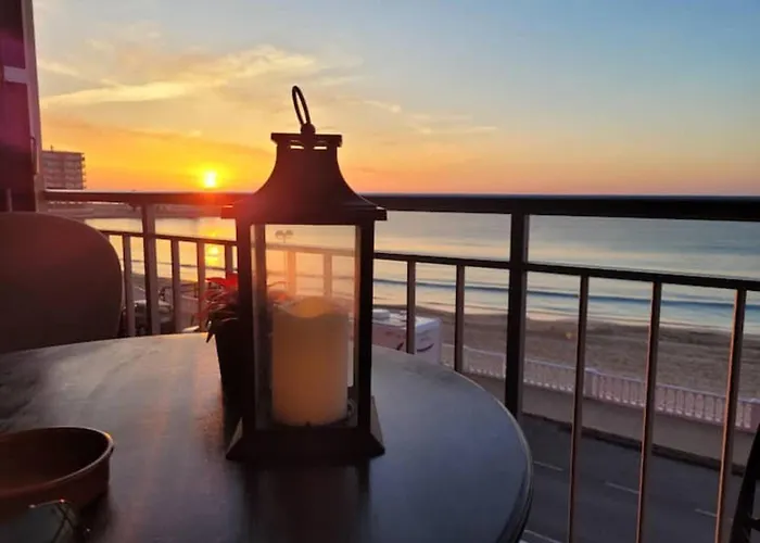 Pmt16 - Large City Apartment On The Beach