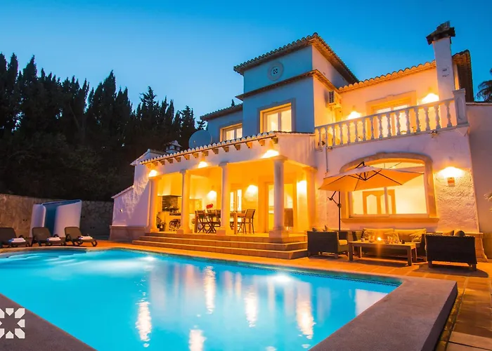 Villa Nasau By Abahana Villas