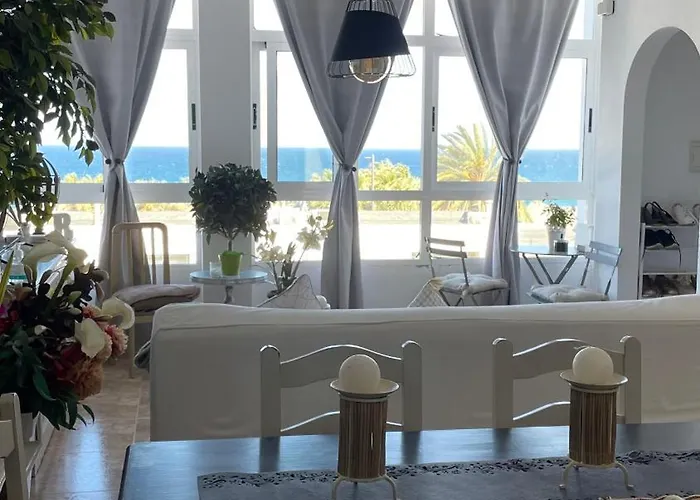 Precioso Apartamento Con Vista Al Mar De 2 Dormitorios