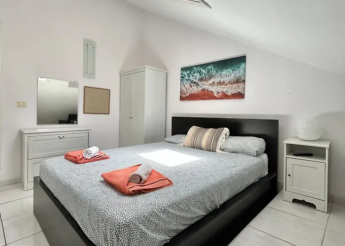 Pool View 2 Bed Duplex In Castle Harbourc204