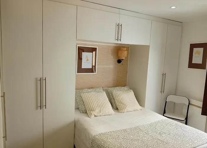 Entrehoces Home