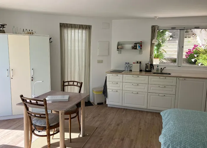 La Penita - Sunny Guesthouse With Private Pool And Garden