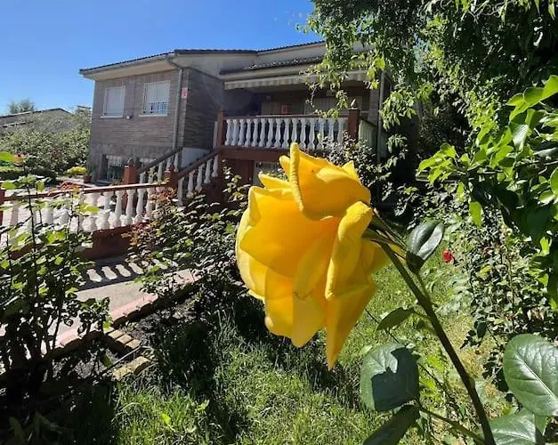 Casa Con Jardin En Escalona