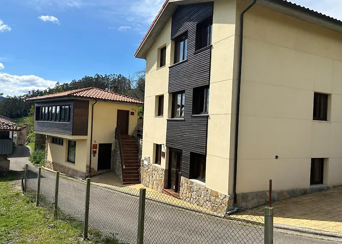 Apartamentos La Peral