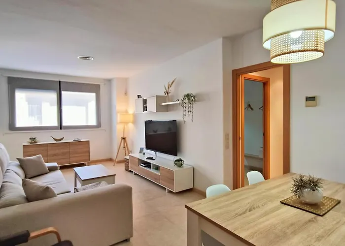 Lo Piset Del Delta: Apartamento Con Piscina Para 4