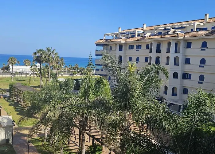 La Noria Playa Sabinillas - Beachfront Apartment