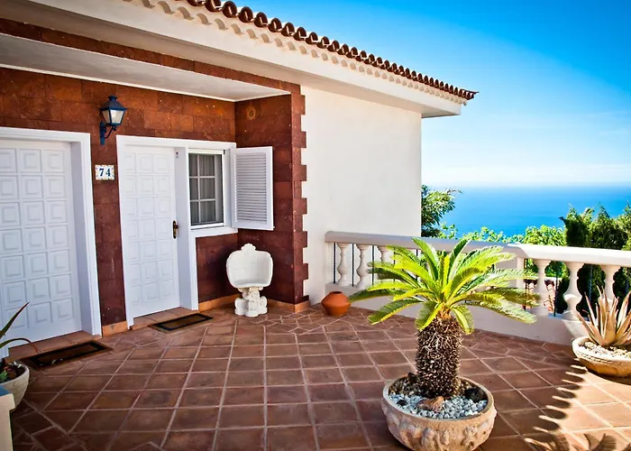 El Refugio Apartments & Villa