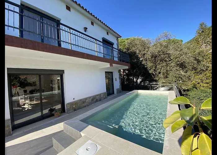 Villa Burriac With Private Pool, Costa Maresme, 20 Minutes From Barcelona