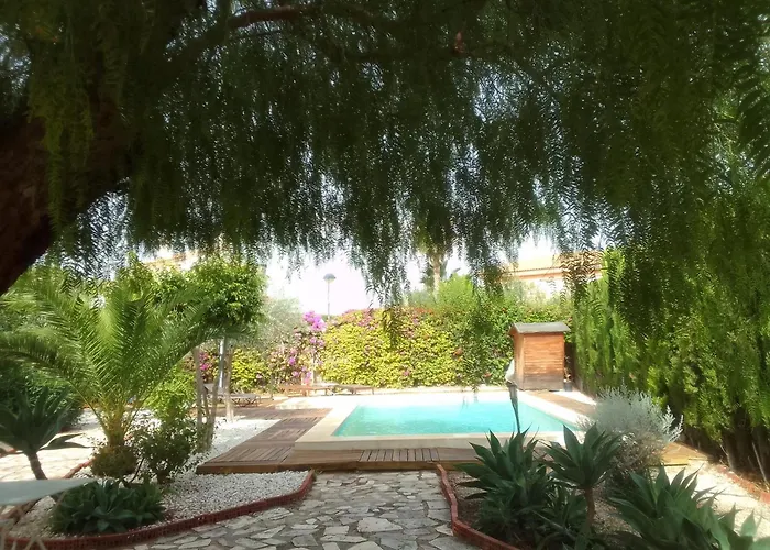 Chalet Maria Con Jardin Mediterraneo
