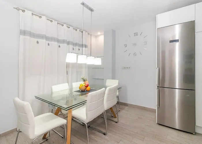 Central & New Apartment