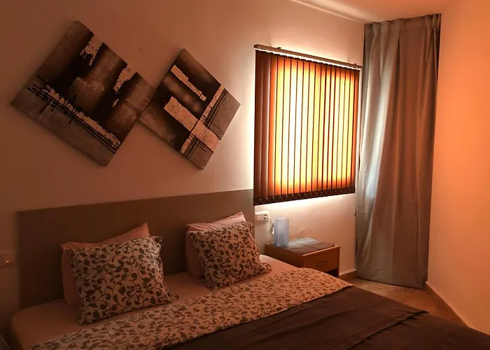 Country Sun Apartments