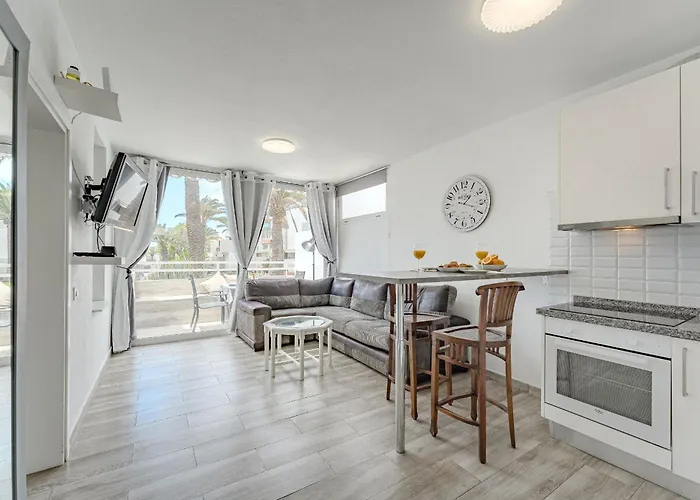 Primavera Tranquil Retreat 2-Bedroom Apartment With Balcony, Garden View & Fiber Wifi