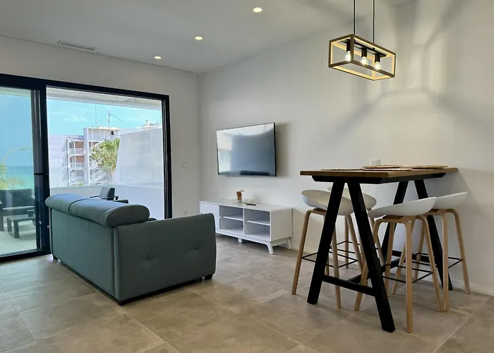 Oia 2 By United Renters