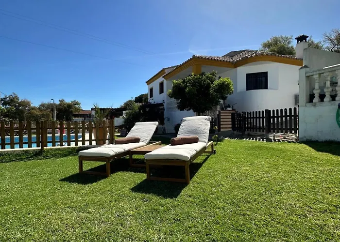 Paraiso De La Luz 7 Bedrooms, Swimming Pool & 4 Bathrooms