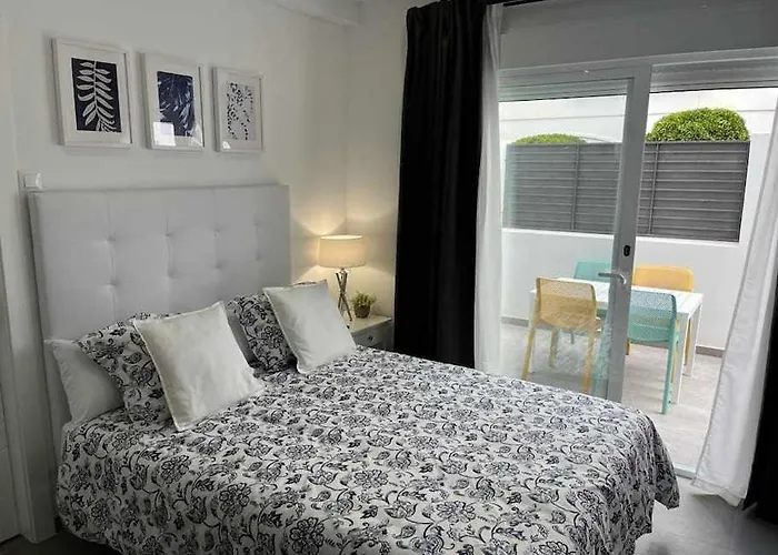 XVIII B Suite Apartamentos Morales & Arnal