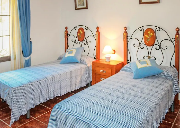 3 Bedroom Stunning Home In Alora-El Chorro