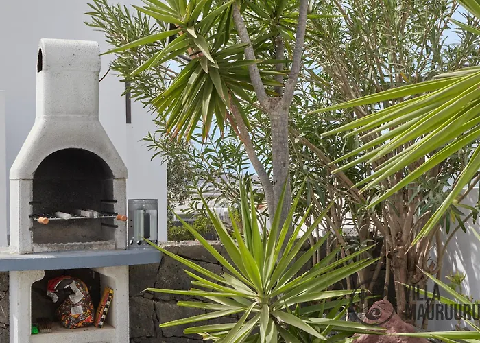 Villa Mauruuru - 10 Minutes Walking To Marina Rubicon, Heated Pool, Bbq & Office Space With Desk And High Speed Internet