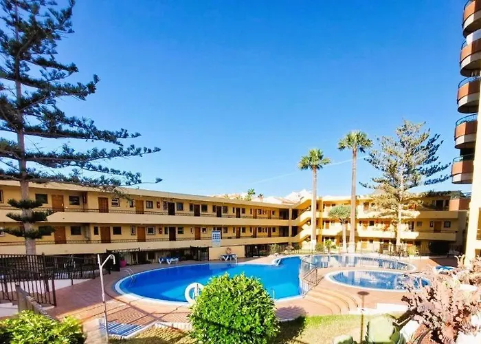 Cozy 2-Bed & Sofa-Bed Studio In Los Cristianos