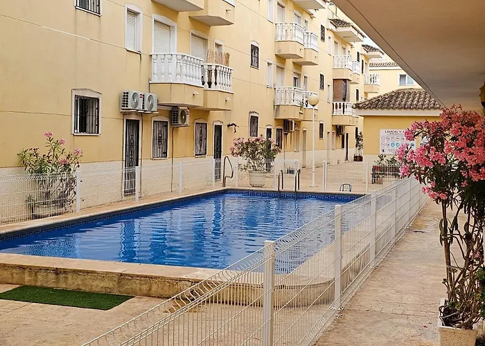 Bonito Apartamento Con Piscina