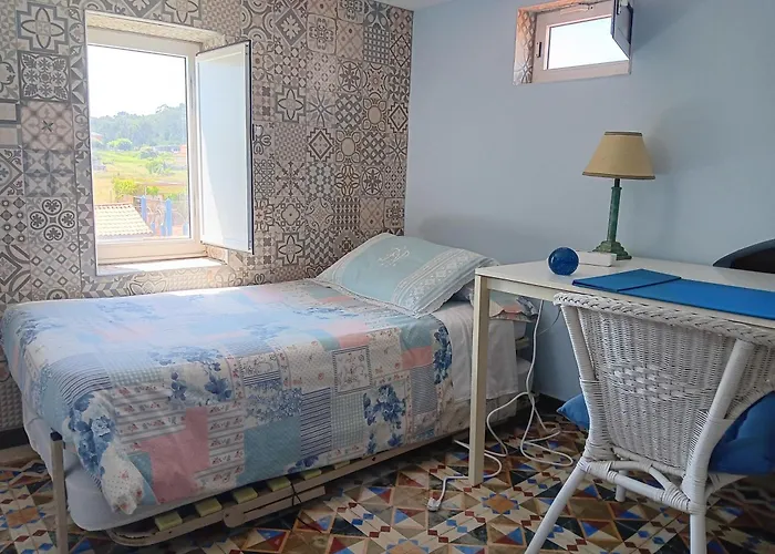 Casa Indiana En A Guarda Con Piscina