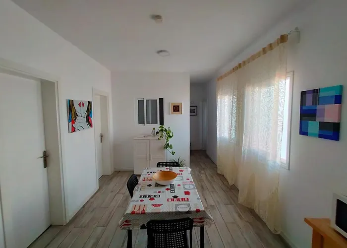 Urban Room