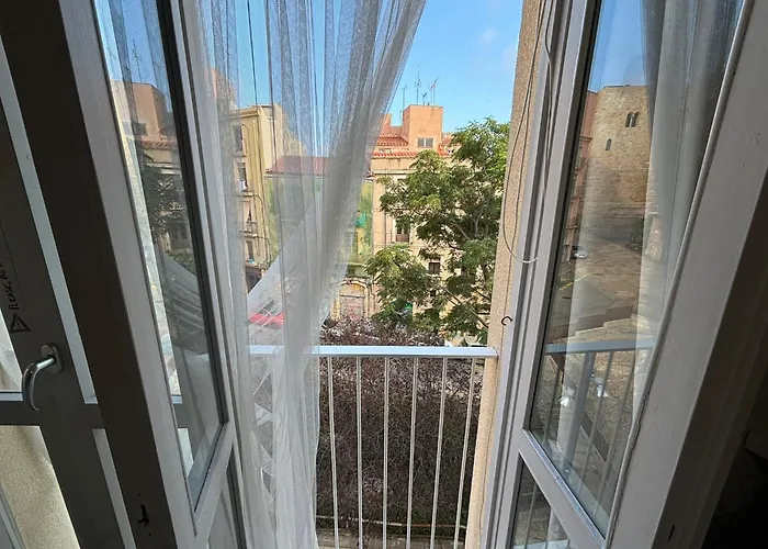 Central With Charm And Sea Views