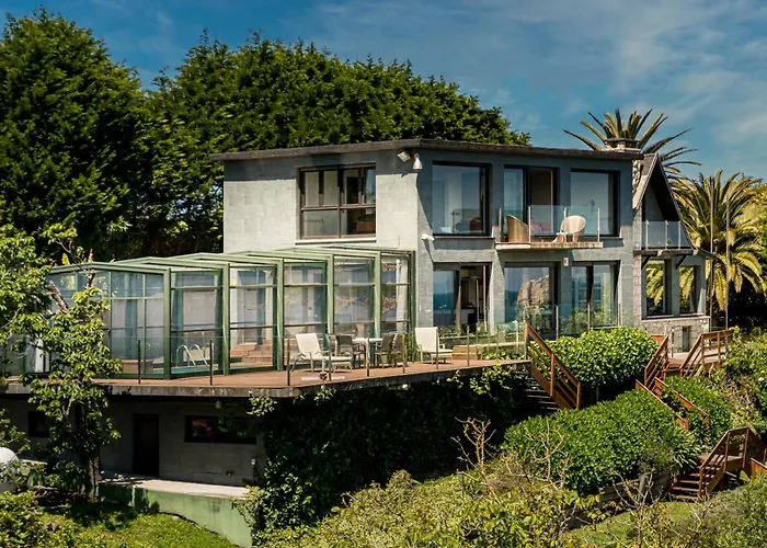 Espectacular villa al borde del mar