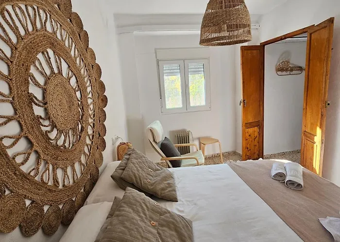 La Huerta Del Castillo Con Su Caz De Agua - Enjoy Life & Relax