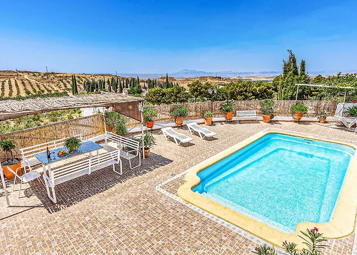 Beautiful Home In Cuevas Del Campo