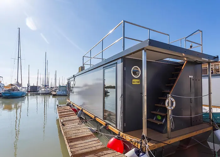 Azvalia Luxury Casa Barco New York And Texas-Unique Houseboat Experience