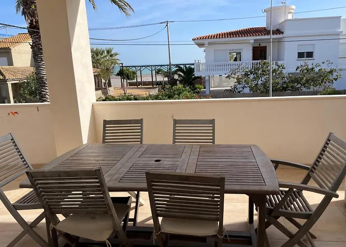 La Casa Del Viajero Junto Al Mar