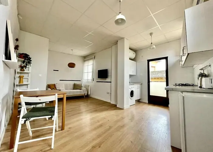 San Matias Urban Retreat With Terrace