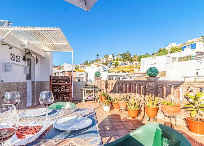 Awesome home in Málaga w/ WiFi&2 Bedrooms