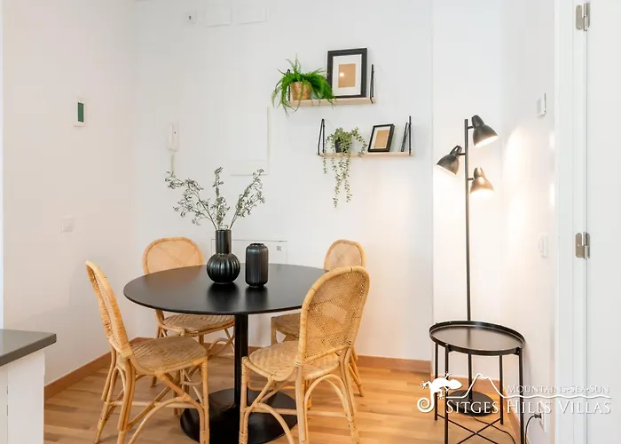Apt Chic In Heart Of Vilanova With Ac