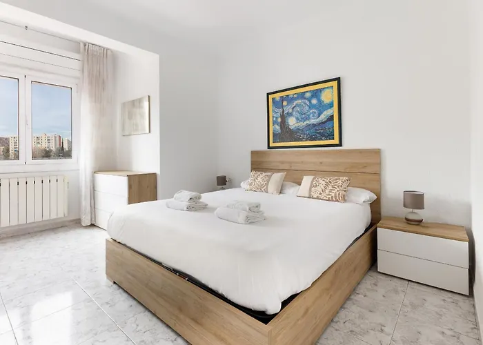 Bright Apartment Close To Congress Center & Port