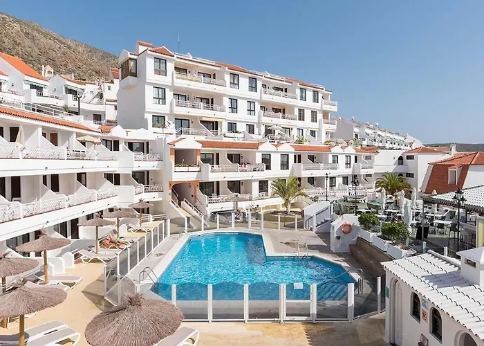 Greatly Located Apartment With Heated Pool, Los Cristianos