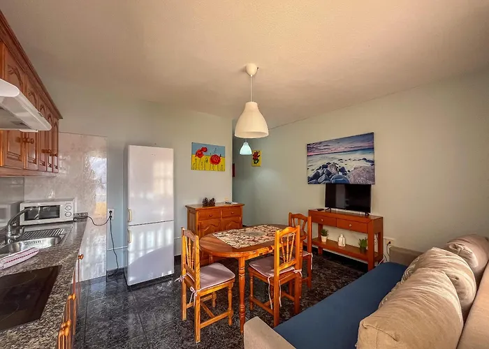 Apartamentos Luymar vista al mar y piscina