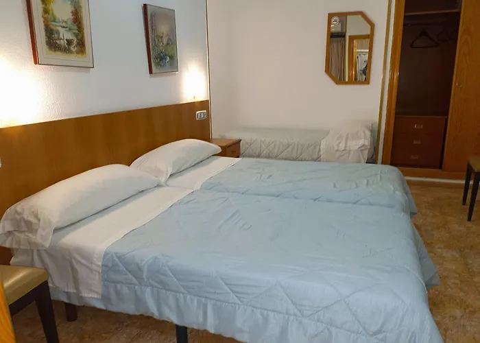 Hostal Gran Via Levante