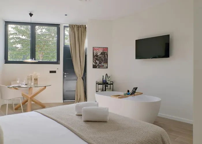 Romantic Apartment N2 Oceanografico Virkin Suites