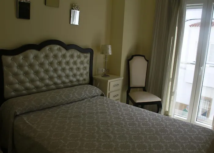 Hostal Flor De Lis- Lojo