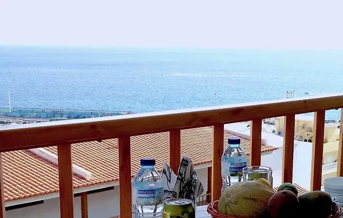 Ocean View Apartment over Los Cristianos, Playa las Vistas
