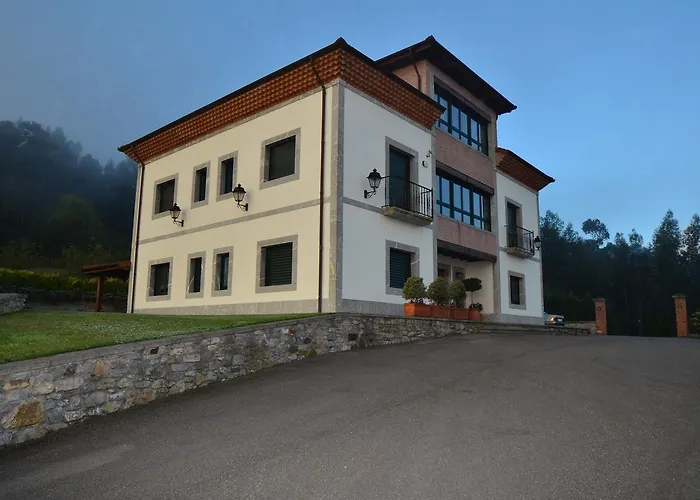 Hotel Reina Adosinda