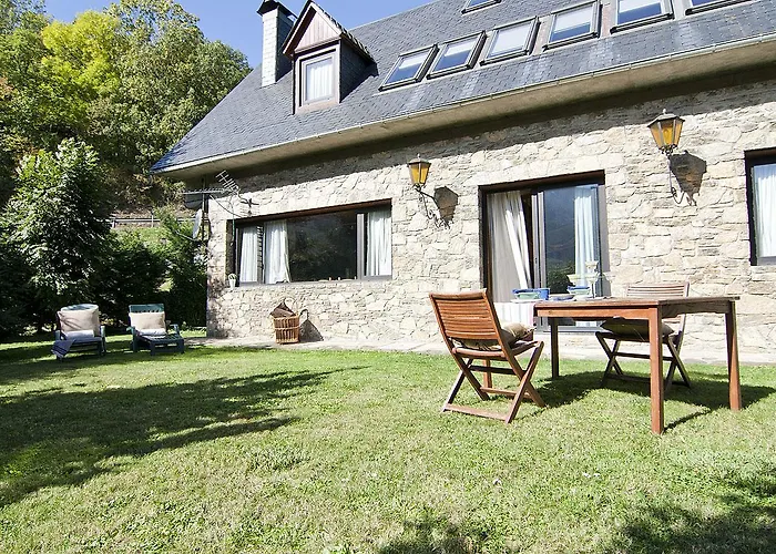 Casa Lola Pirene