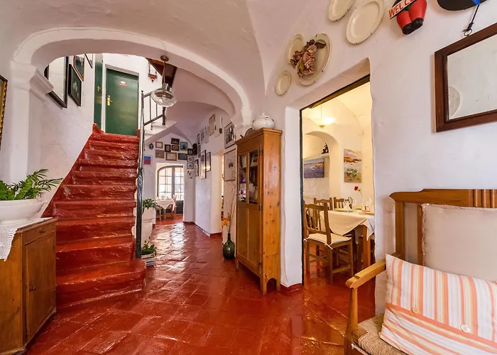 Hostal S\'Engolidor