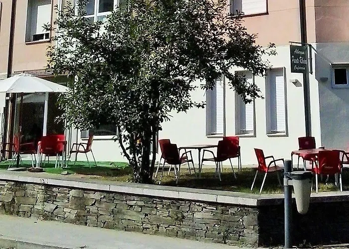 Pensión-Albergue Puente Ribeira