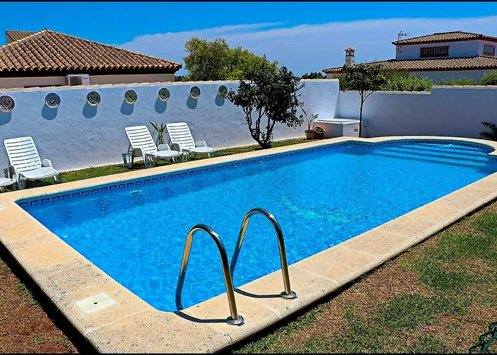 Bungalow Ramos III, con piscina compartida