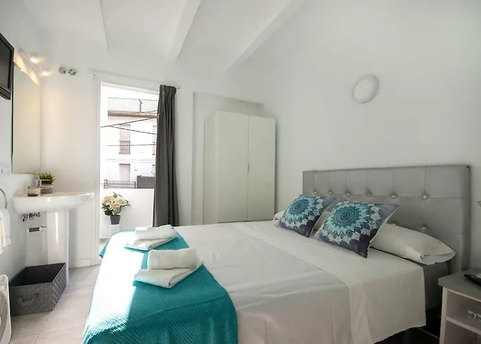 Lets Holidays Rooms Cadaques