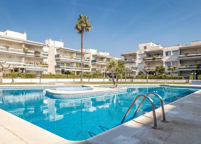 3 Bedroom Nice Apartment In Cubelles
