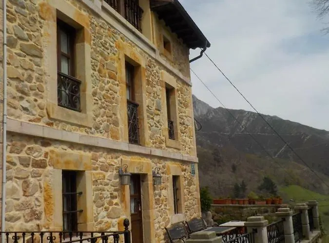 Apartamentos Rurales La Husteriza