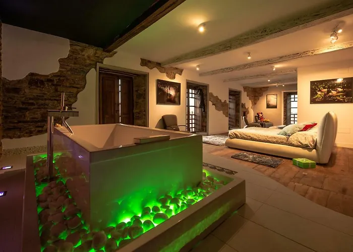 As Casas Do Retratista Adults Only